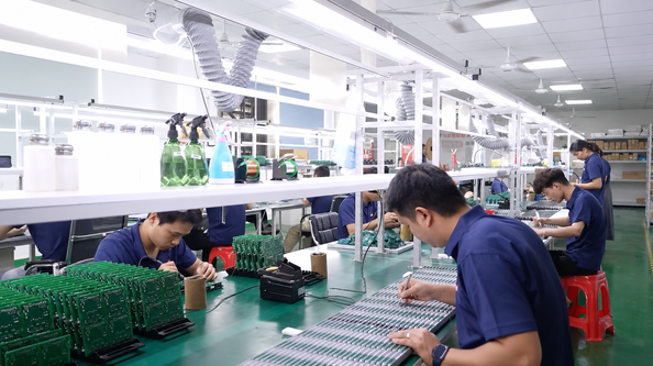 Shenzhen Jutai Comm Co., Ltd. linea di produzione del fabbricante